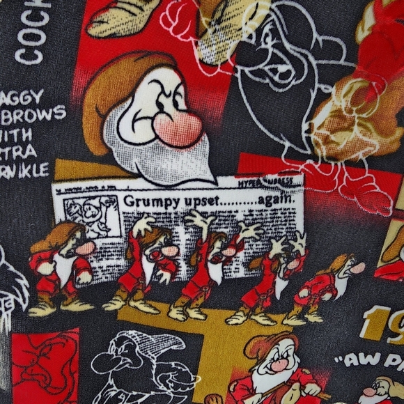 Disneyland Resort Short Sleeve Camp Shirt Grumpy Snow White Red Black Size XL - Picture 10 of 11